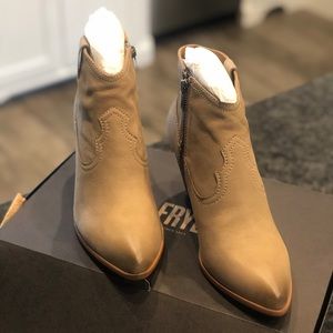 NEW Frye Reina Bootie